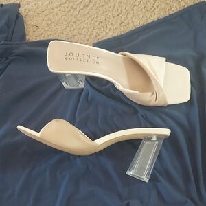 Journee Collection Women's Tan Heeled Mules